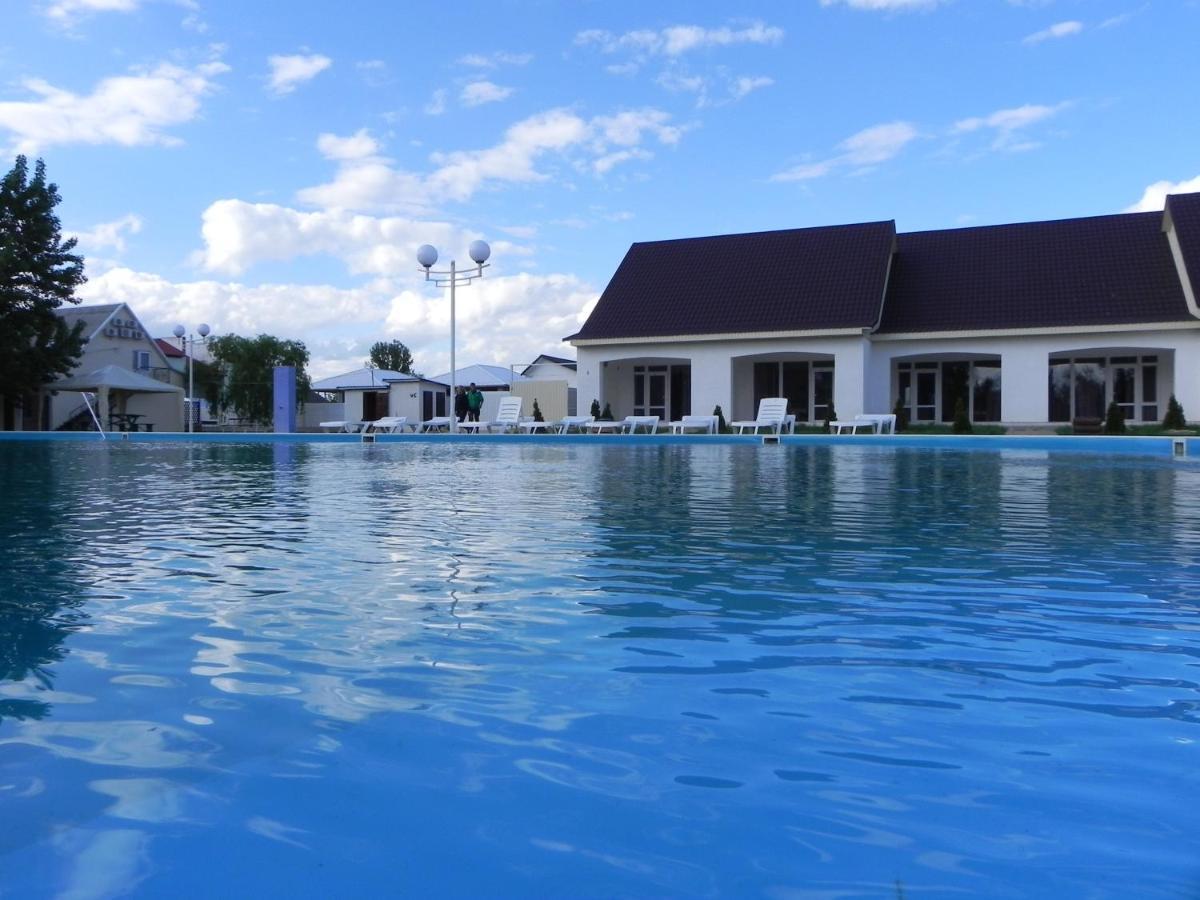База Відпочинку "Сонячна" Primorskoye Εξωτερικό φωτογραφία