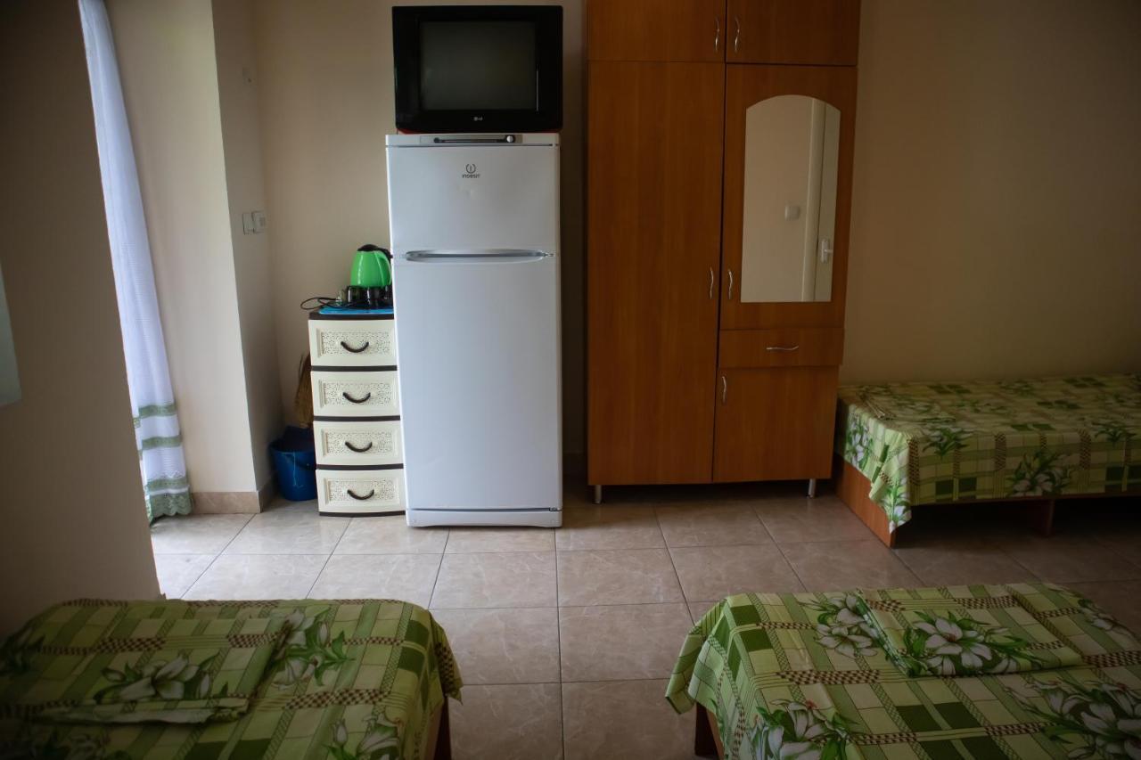 База Відпочинку "Сонячна" Primorskoye Εξωτερικό φωτογραφία