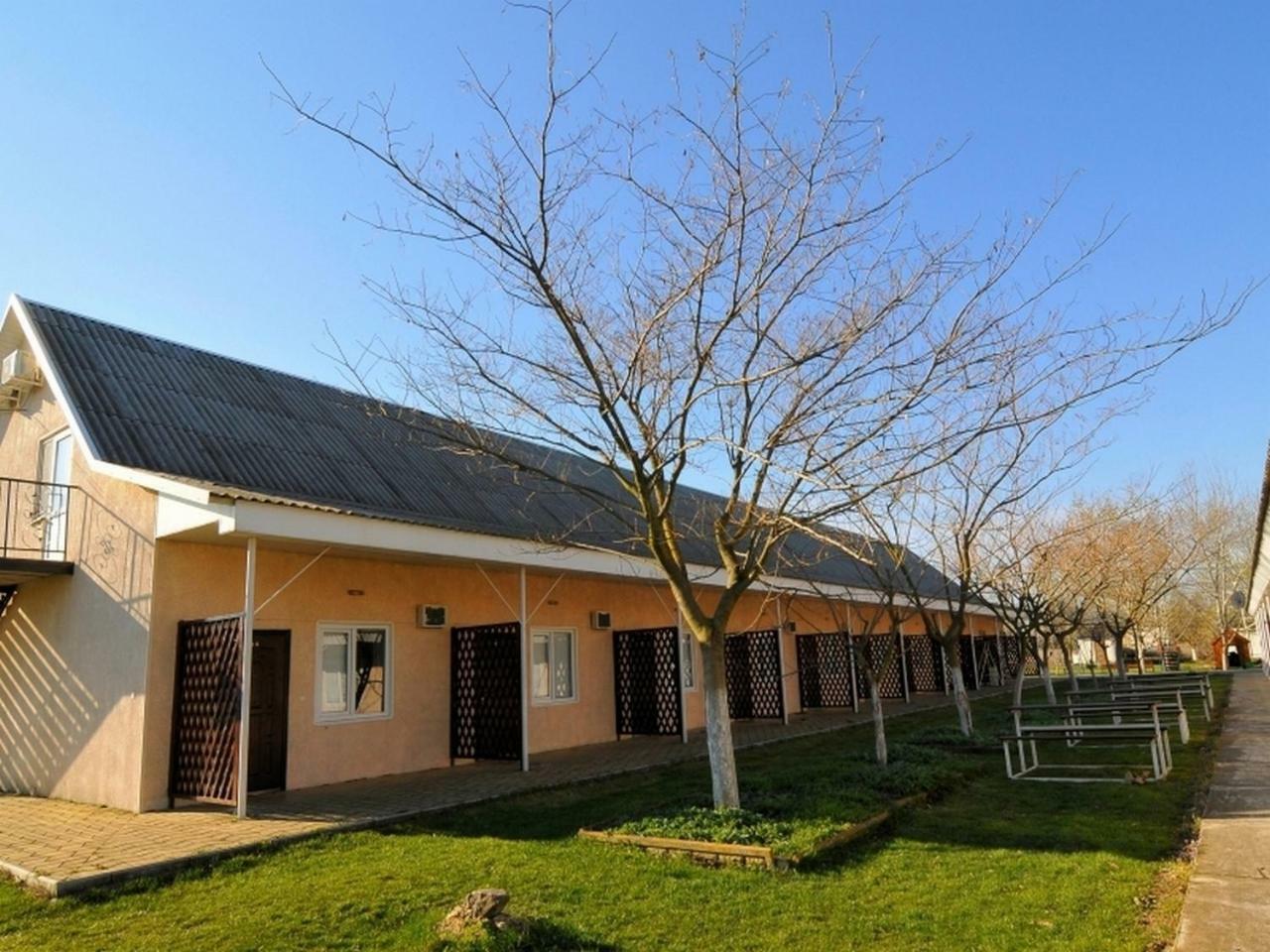 База Відпочинку "Сонячна" Primorskoye Εξωτερικό φωτογραφία